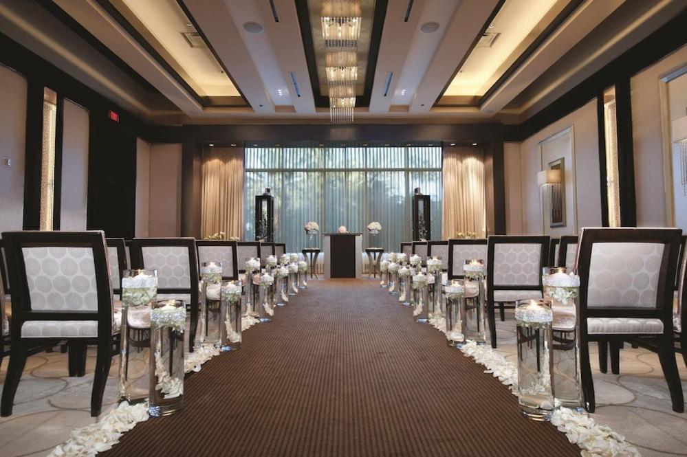Mandalay Bay Resort And Casino By Suiteness Las Vegas Exterior photo
